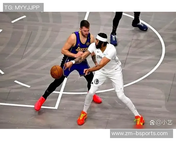 浓眉指出球队缺乏纯控卫导致进攻迟缓对手全场盯防影响发挥