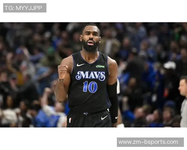 小哈达威神勇表现半场轰下17分其中次节独得12分三分球频频命中 小哈达威神勇表现半场轰下17分其中次节独得12分三分球频频命中